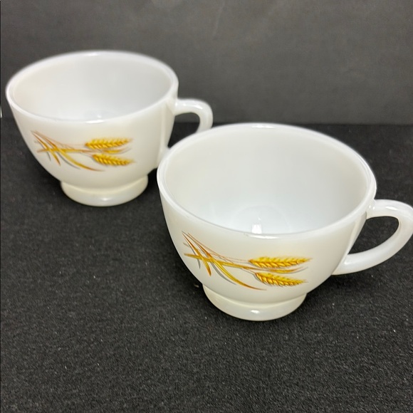 Anchor Hocking Milk Glass Tea Cups (Pair) Golden Wheat Pattern - Picture 1 of 5